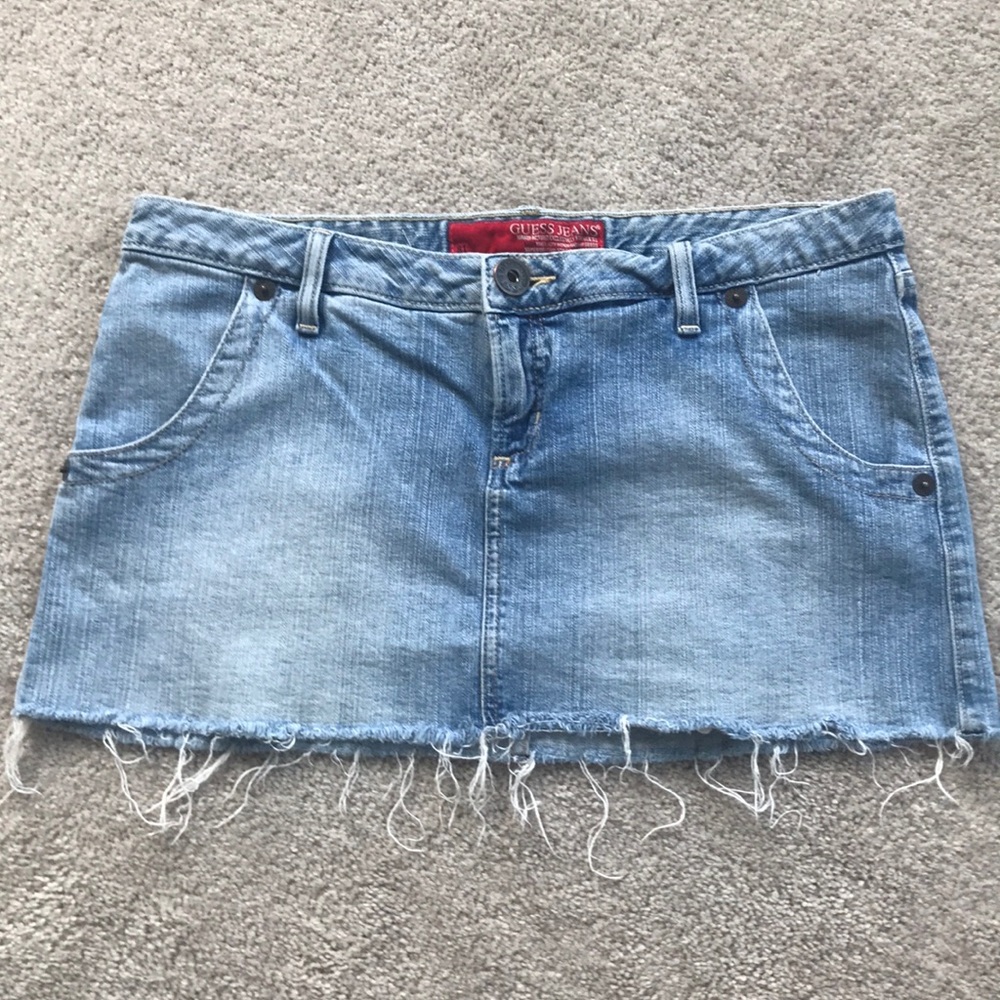 Guess jean skirt sz 31
